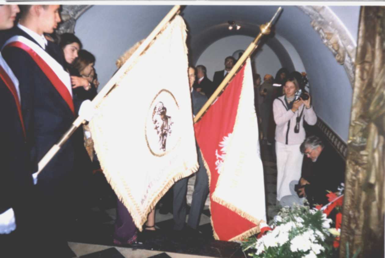 Pochylili�my sztandar IV LO